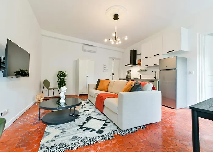 Flavie - Hypercentral Cosy Modern - By Tgb *