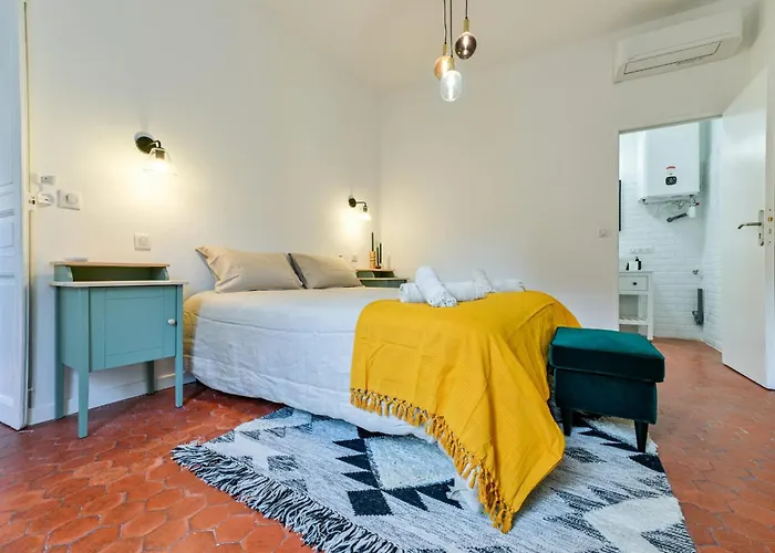 Flavie - Hypercentral Cosy Modern - By Tgb